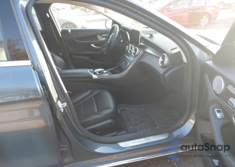 2015 Mercedes-Benz C 300 4Matic из США, поврежденный, VIN 55SWF4KB1FU066421